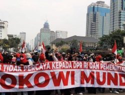 Heboh😱 Aksi 411 di Istana Presiden Menuntut Jokowi Mundur Begini kata Ali Mochtar Ngabalin👇