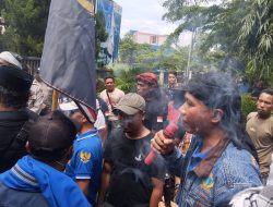 Lombok Memanas! Sopir Lokal Hadang Blue Bird di Bandara, Begini Alasan Ibnu Hajar dan Buntaran !